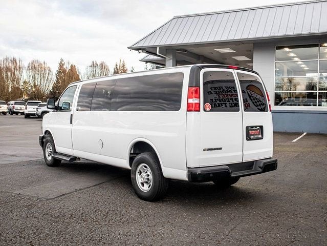 2023 Chevrolet Express Passenger 3500 1LS
