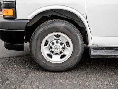 2023 Chevrolet Express Passenger 3500 1LS