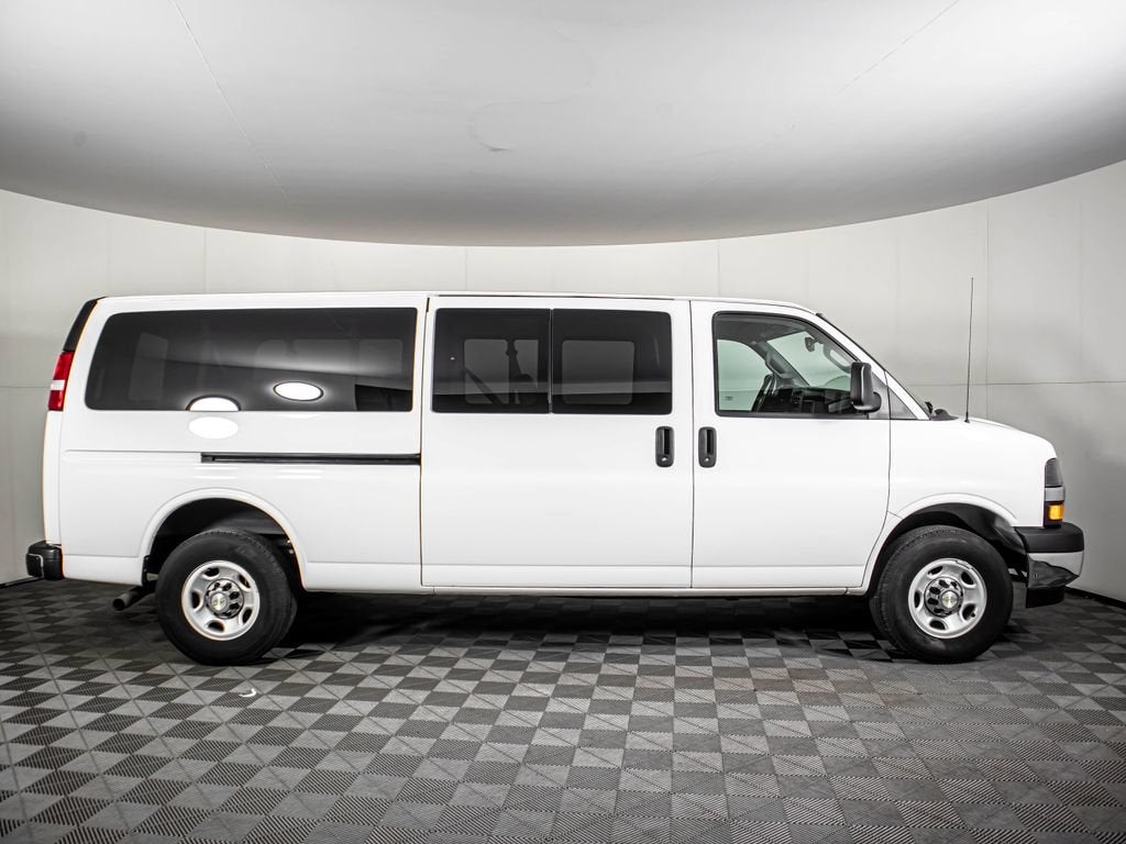 2022 Chevrolet Express Passenger 3500 LT