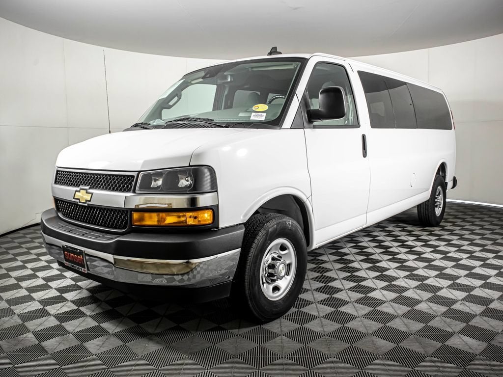 2022 Chevrolet Express Passenger 3500 LT