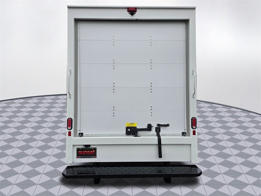 2024 Chevrolet Express Cutaway 3500 1WT