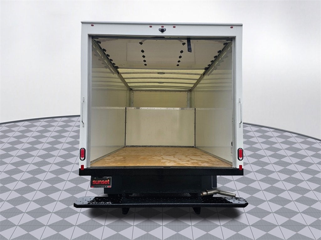 2024 Chevrolet Express Cutaway 3500 1WT