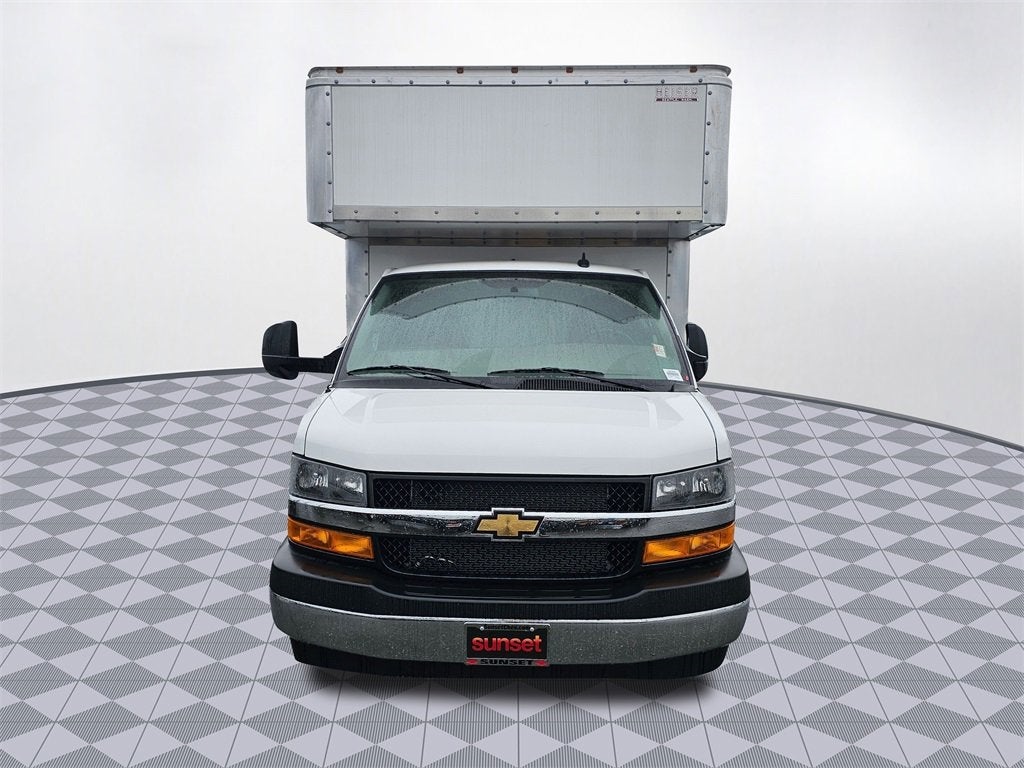 2024 Chevrolet Express Cutaway 3500 1WT