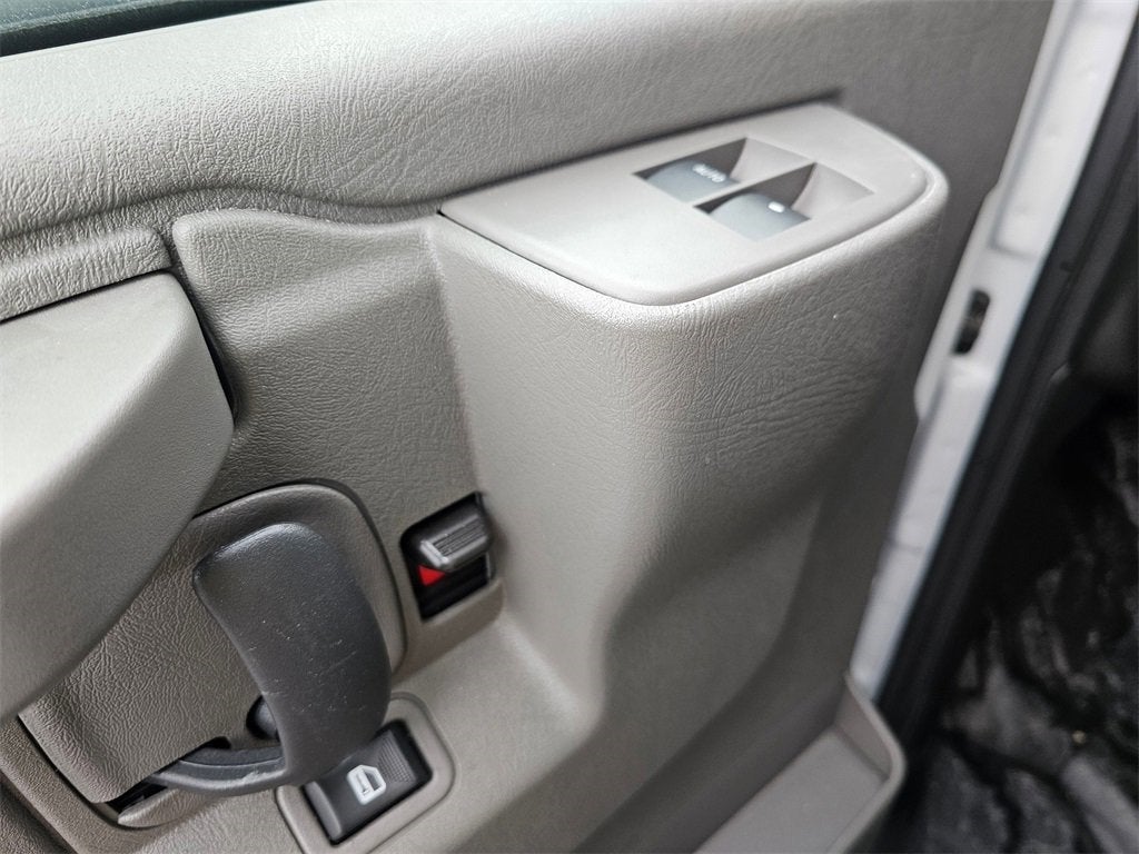 2024 Chevrolet Express Cutaway 3500 1WT