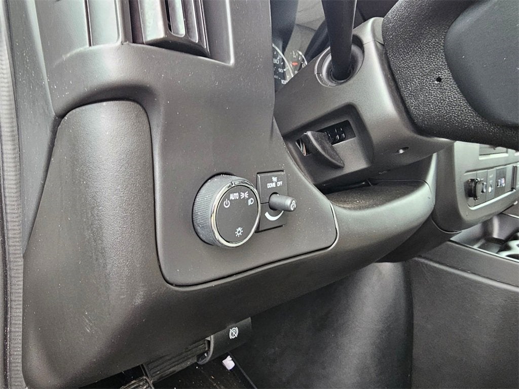 2024 Chevrolet Express Cutaway 3500 1WT