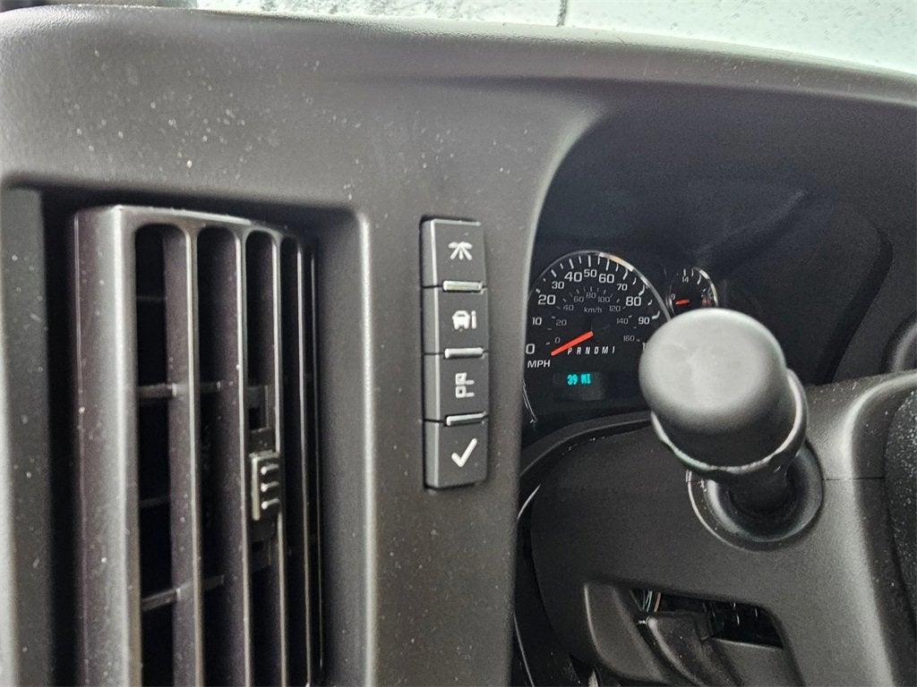 2024 Chevrolet Express Cutaway 3500 1WT