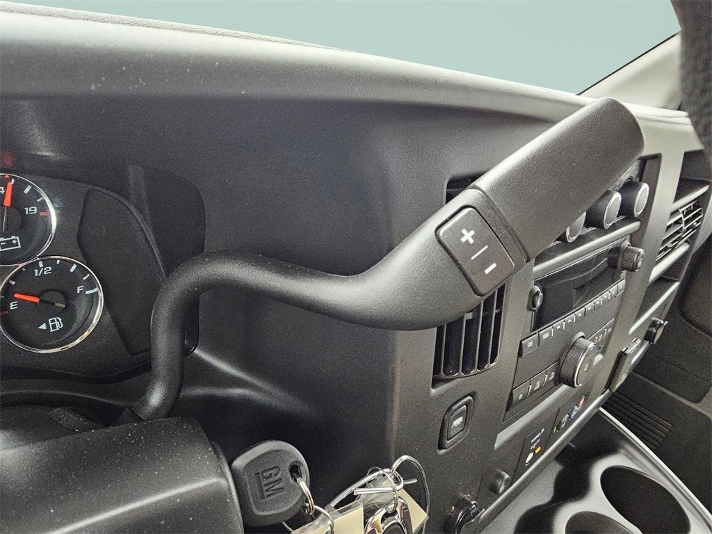 2024 Chevrolet Express Cutaway 3500 1WT