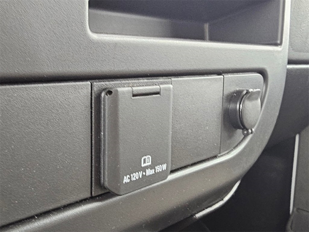 2024 Chevrolet Express Cutaway 3500 1WT