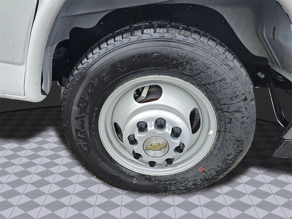 2024 Chevrolet Express Cutaway 3500 1WT