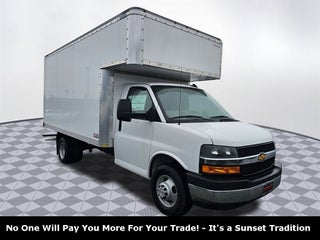 2024 Chevrolet Express Cutaway 3500 1WT