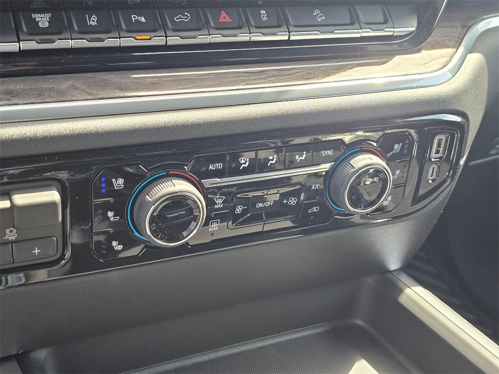 2025 Chevrolet Silverado 3500 HD LTZ