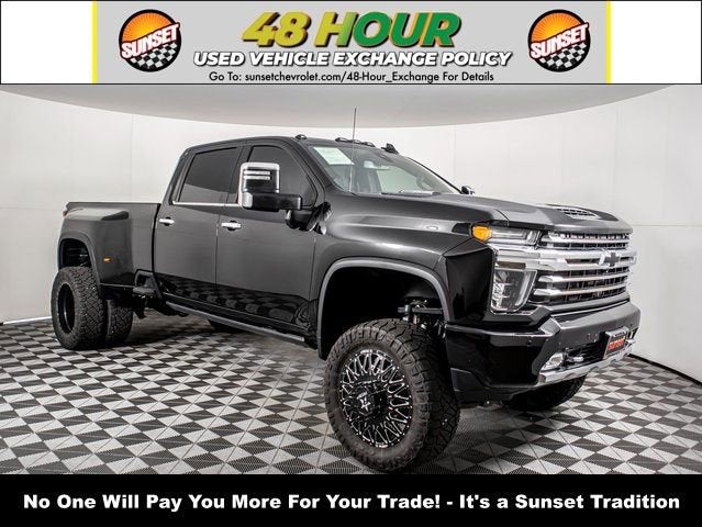 2022 Chevrolet Silverado HD High Country 4WD Crew Cab Long Box DRW's photo