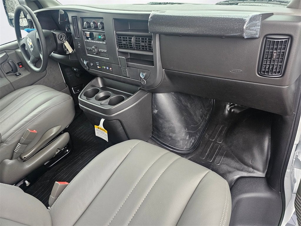 2025 Chevrolet Express Cargo 2500 WT