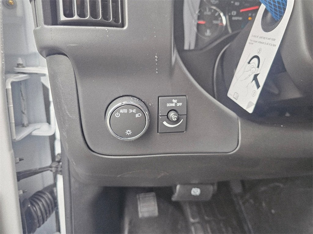 2025 Chevrolet Express Cargo 3500 WT