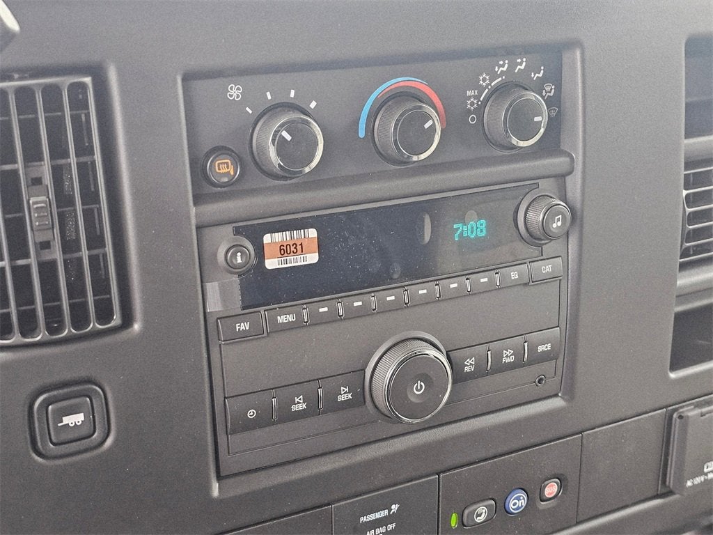 2025 Chevrolet Express Cargo 3500 WT