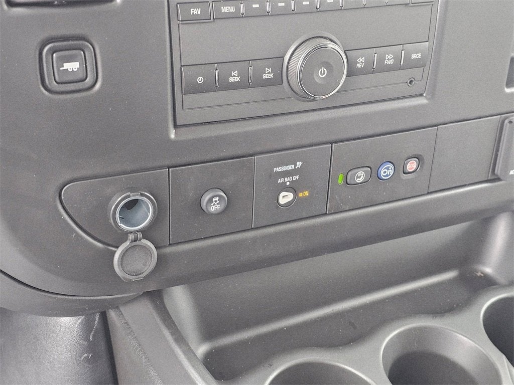 2025 Chevrolet Express Cargo 3500 WT