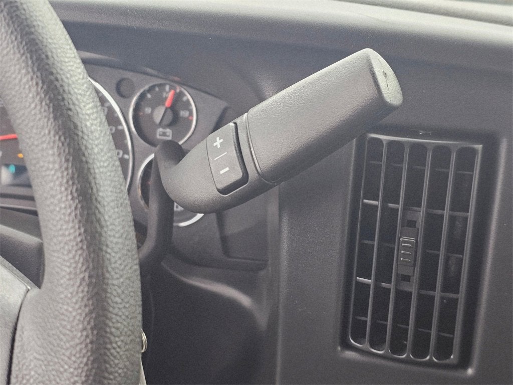 2025 Chevrolet Express Cargo 3500 WT