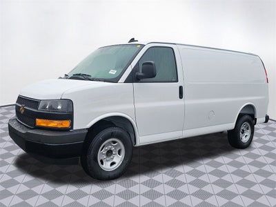 2025 Chevrolet Express Cargo 3500 WT