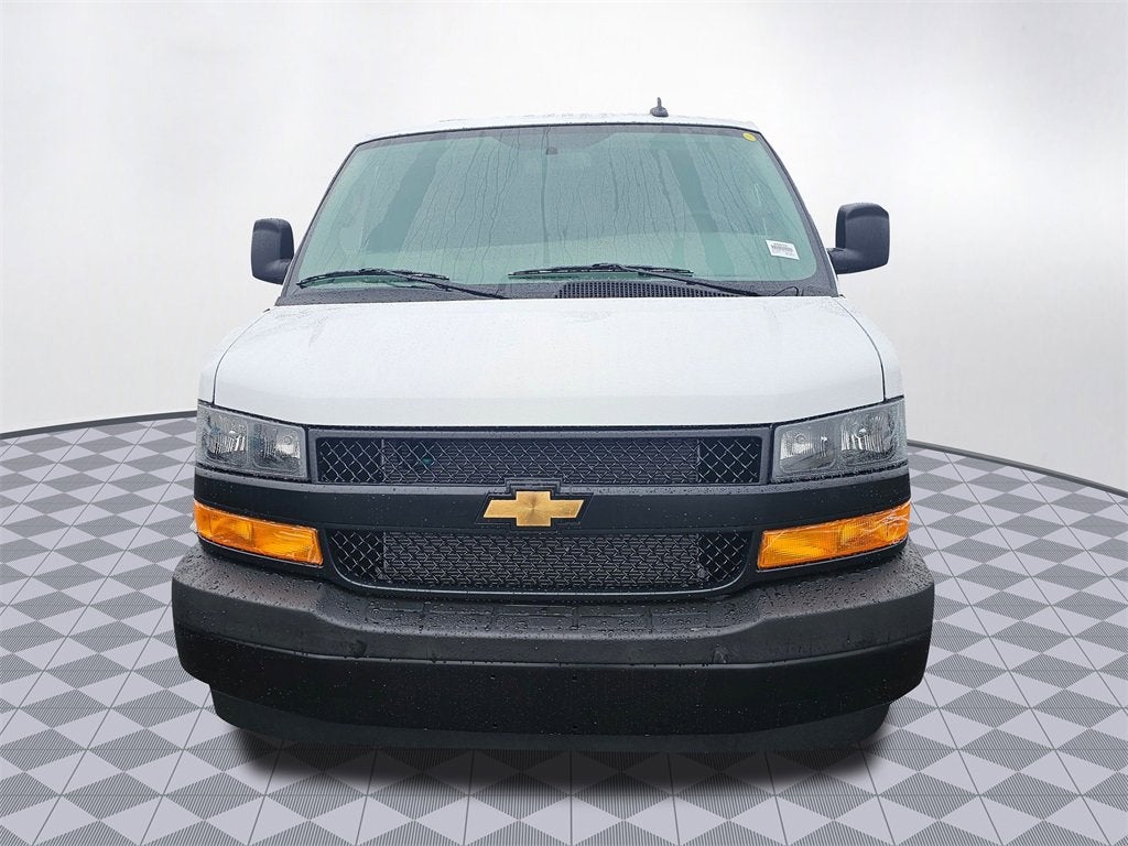 2025 Chevrolet Express Cargo 3500 WT
