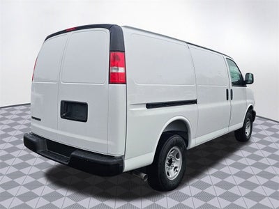 2025 Chevrolet Express Cargo 3500 WT