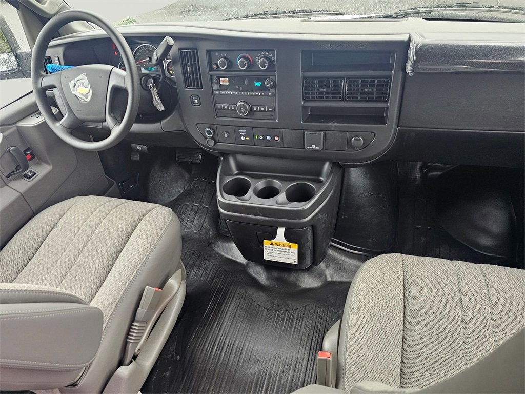 2025 Chevrolet Express Cargo 3500 WT