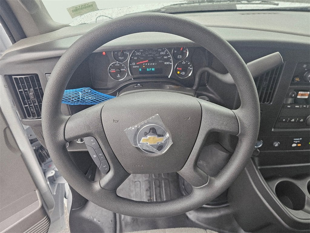 2025 Chevrolet Express Cargo 3500 WT