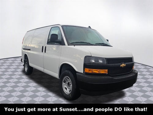 2025 Chevrolet Express Cargo 3500 WT