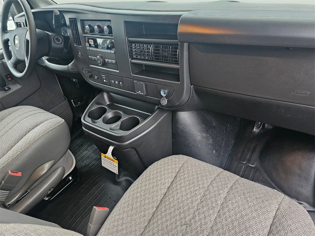 2025 Chevrolet Express Cargo 3500 WT