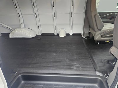 2025 Chevrolet Express Cargo 3500 WT