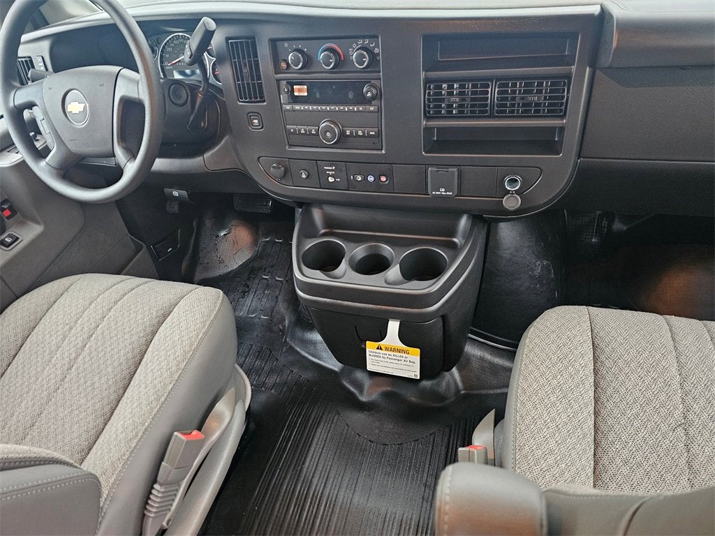 2025 Chevrolet Express Cargo 3500 WT