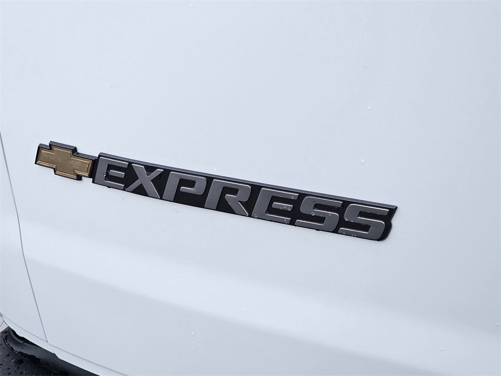 2025 Chevrolet Express Cargo 3500 WT