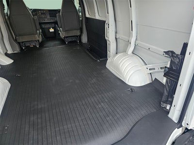 2025 Chevrolet Express Cargo 3500 WT