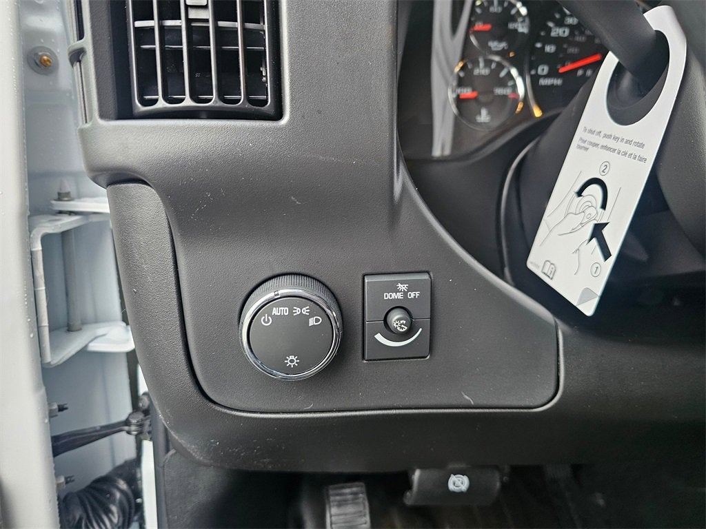 2025 Chevrolet Express Cargo 3500 WT