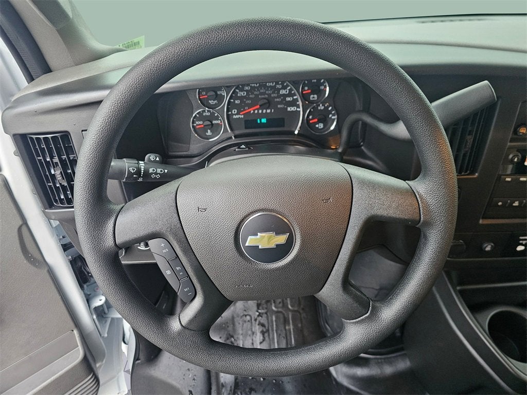 2025 Chevrolet Express Cargo 3500 WT