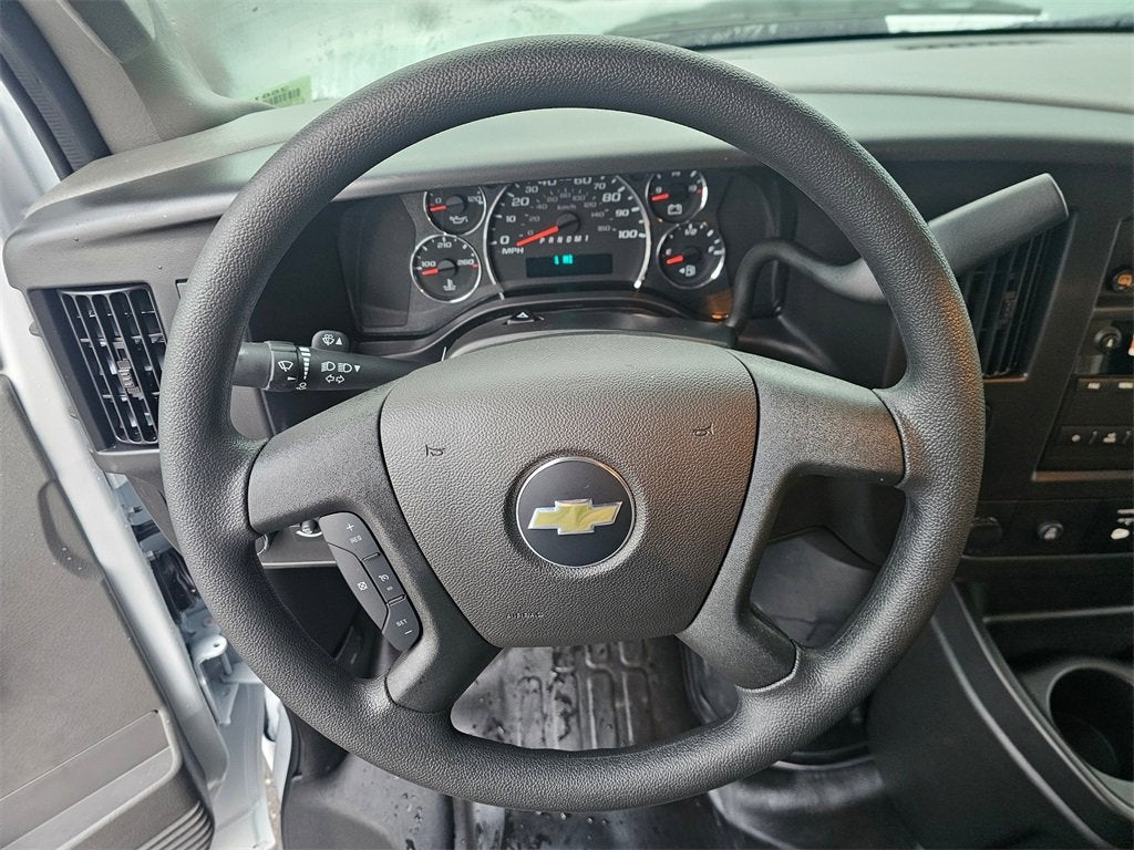2025 Chevrolet Express Cargo 3500 WT