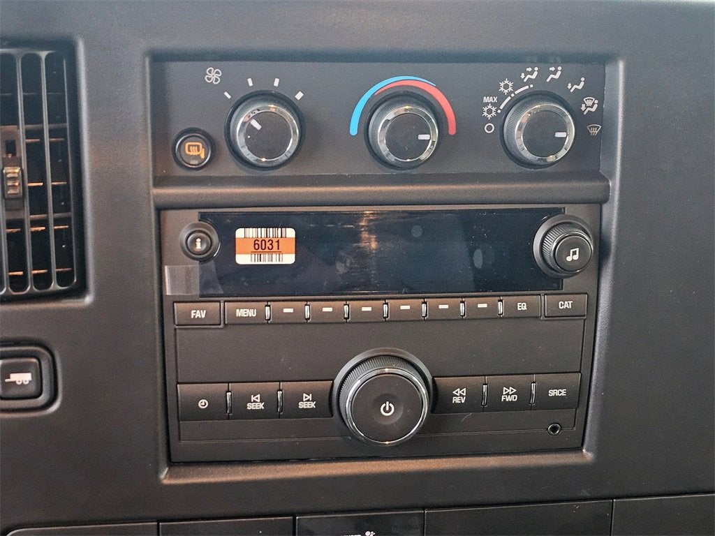 2025 Chevrolet Express Cargo 3500 WT