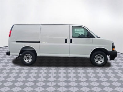 2025 Chevrolet Express Cargo 3500 WT