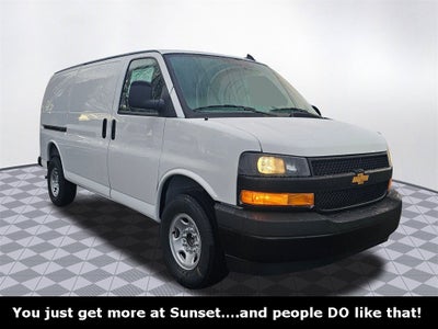 2025 Chevrolet Express Cargo 3500 WT