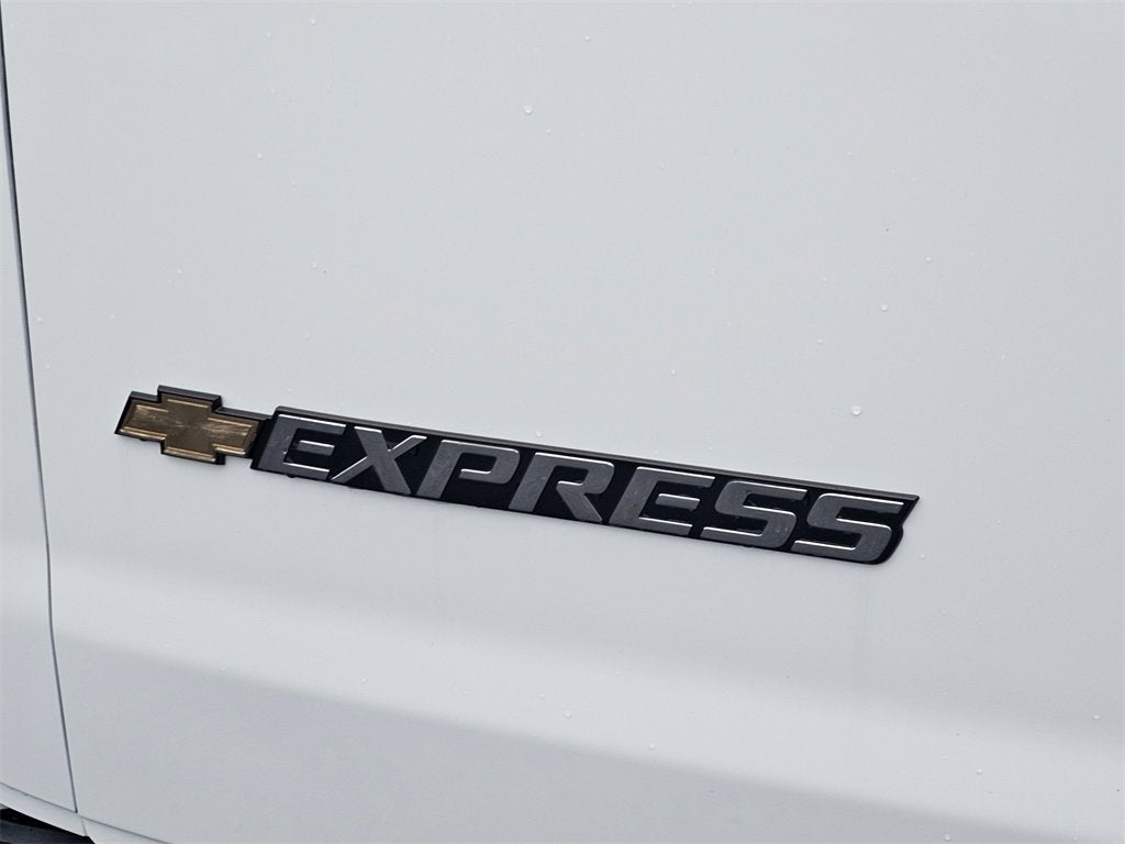 2025 Chevrolet Express Cargo 3500 WT