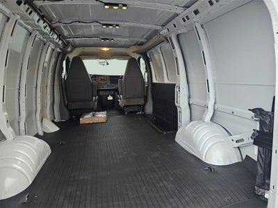 2025 Chevrolet Express Cargo 3500 WT