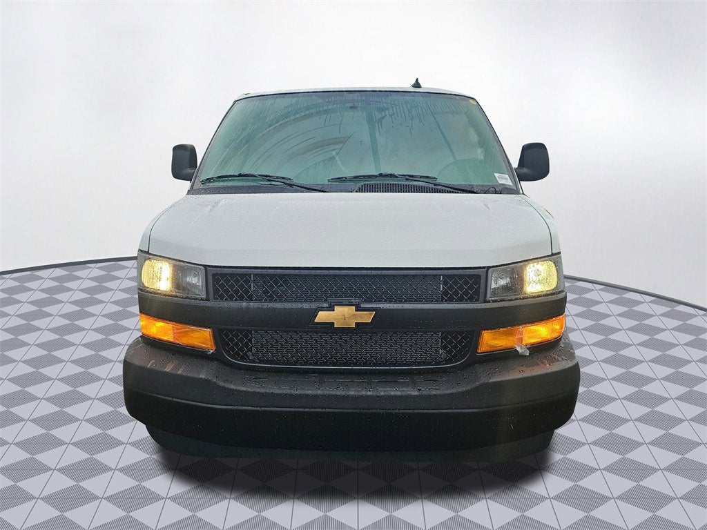 2025 Chevrolet Express Cargo 3500 WT