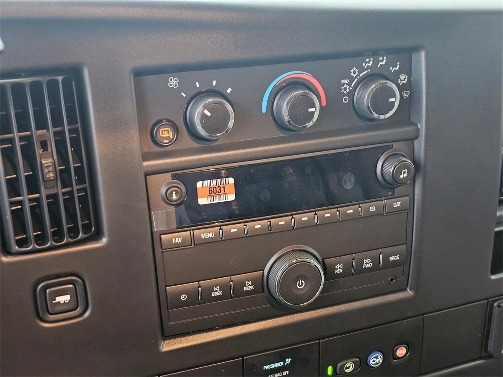 2025 Chevrolet Express Cargo 3500 WT