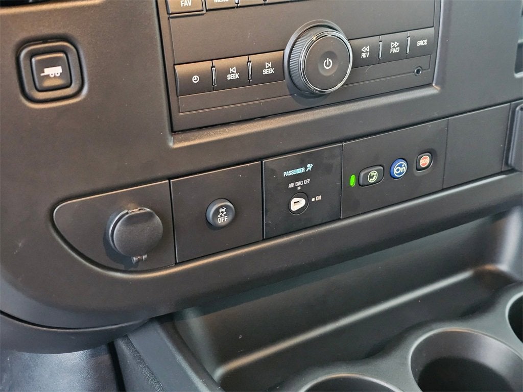 2025 Chevrolet Express Cargo 3500 WT