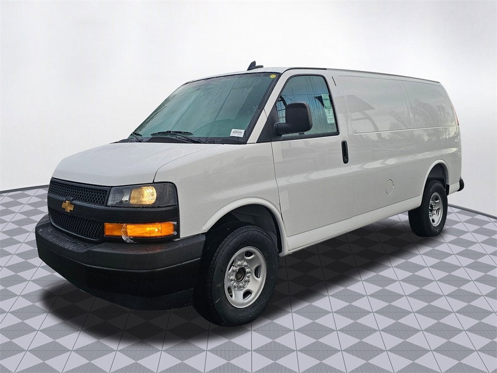 2025 Chevrolet Express Cargo 3500 WT