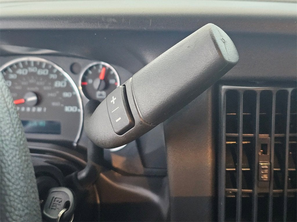 2025 Chevrolet Express Cargo 3500 WT