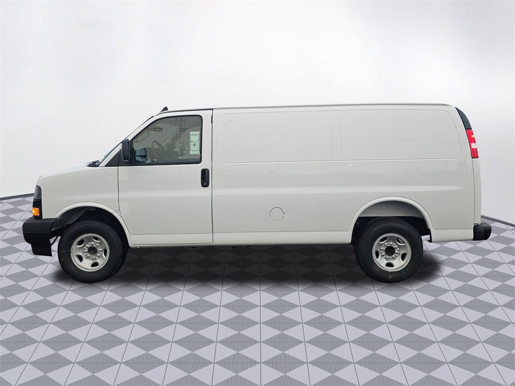2025 Chevrolet Express Cargo 3500 WT