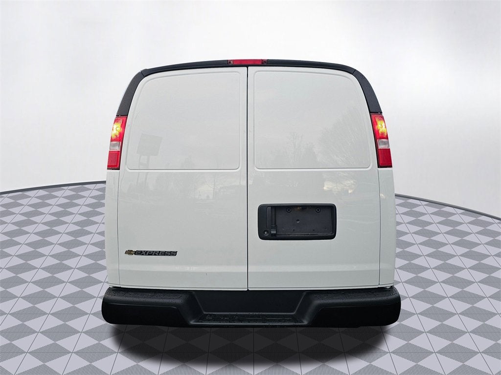 2025 Chevrolet Express Cargo 3500 WT