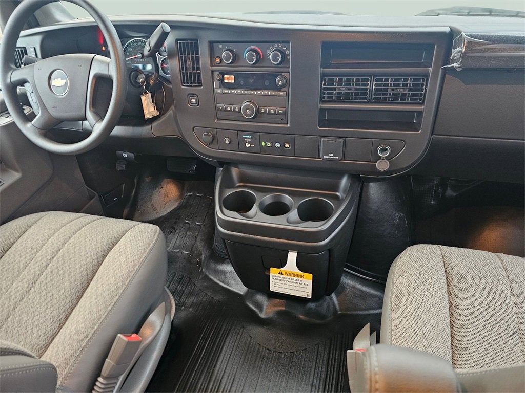 2025 Chevrolet Express Cargo 3500 WT