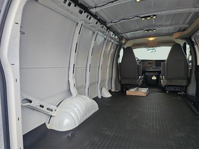 2025 Chevrolet Express Cargo 3500 WT