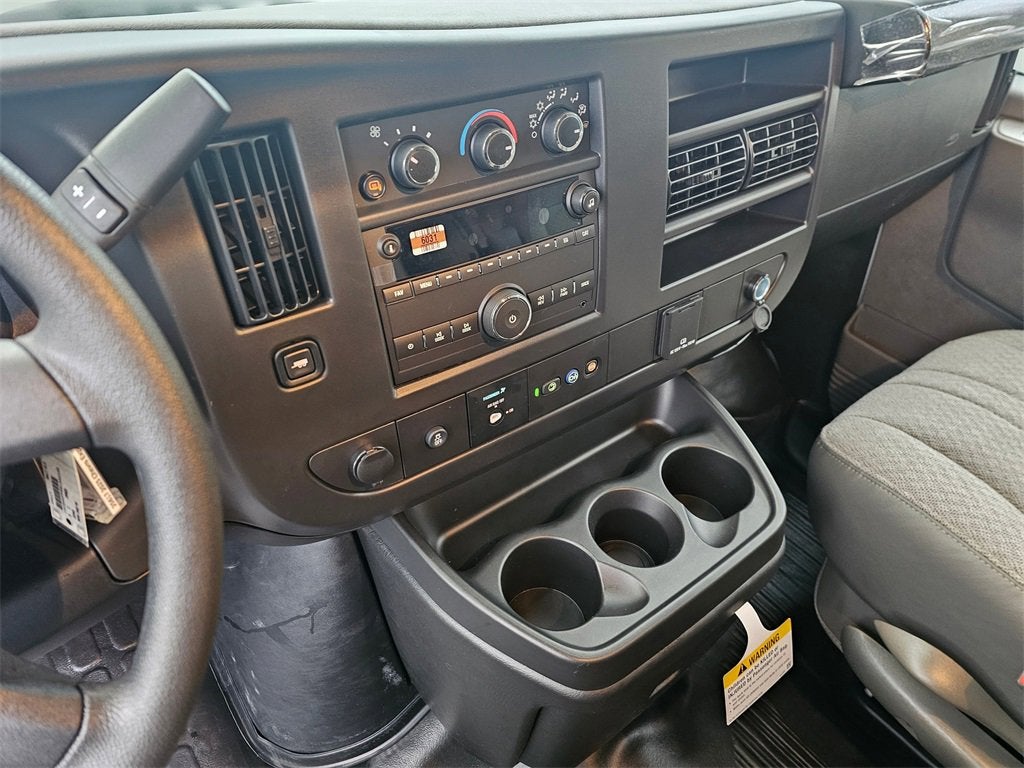 2025 Chevrolet Express Cargo 3500 WT
